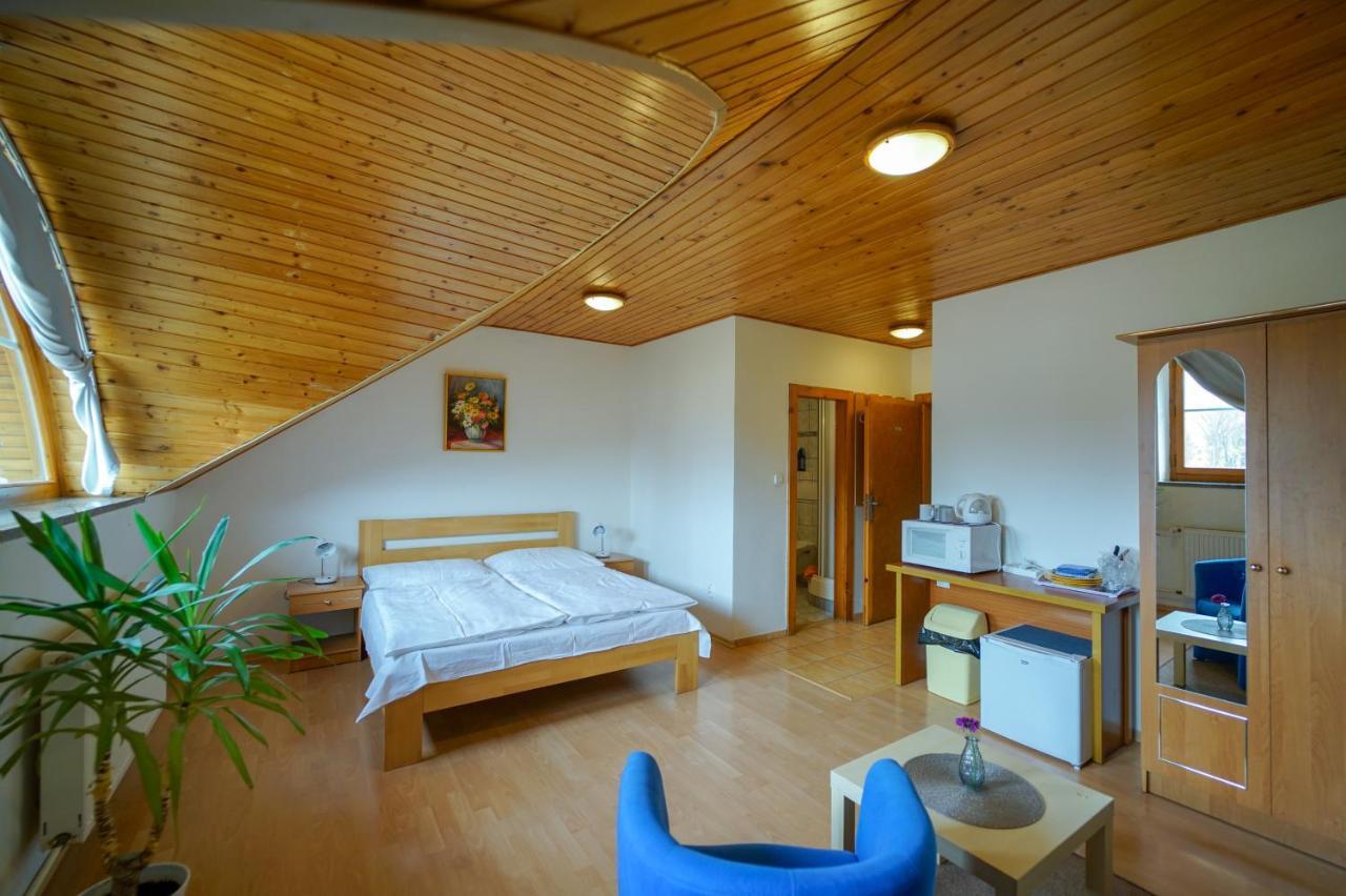 Penzion Fantazia Poprad - Self Check-In Exterior foto